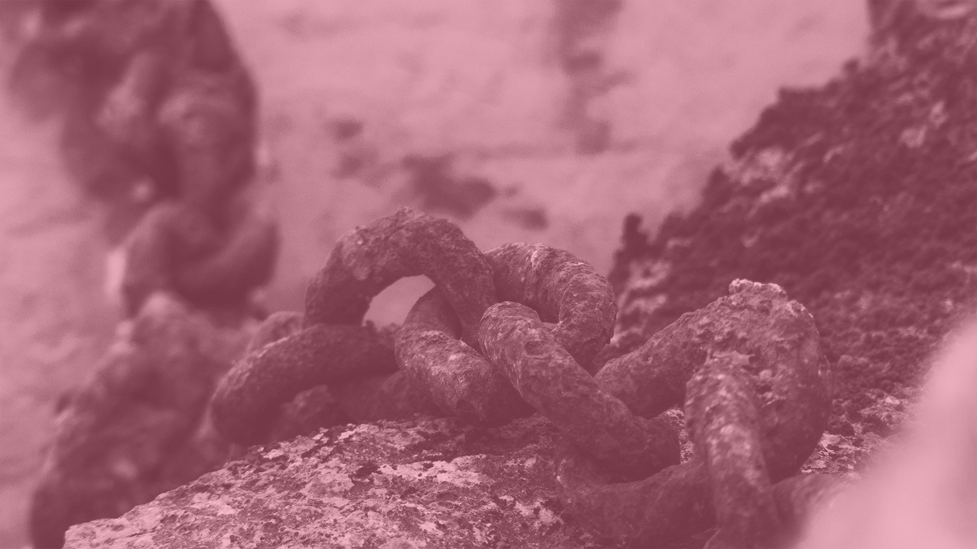 chain near the ocean